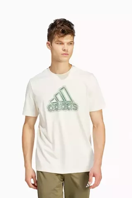 Футболка adidas Growth Badge Graphic