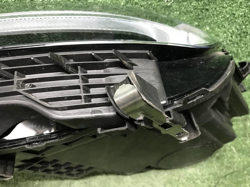 Битая Фара левая Volvo XC60 2 (2017-2021) LED