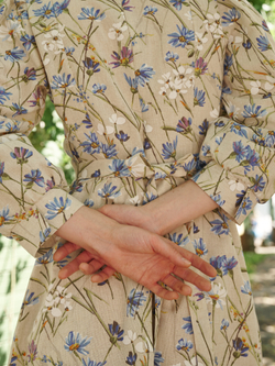 Платье с вырезом-сердечко