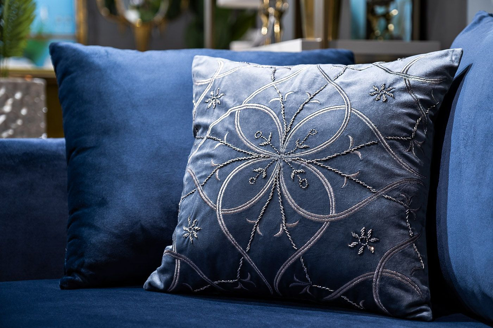 Подушка декоративная с бисером Garda Decor 70SW-28070