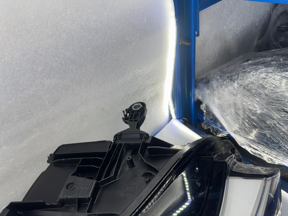 Оригинальная LED фара IQ.Light Volkswagen ID.7 (правая/левая)
