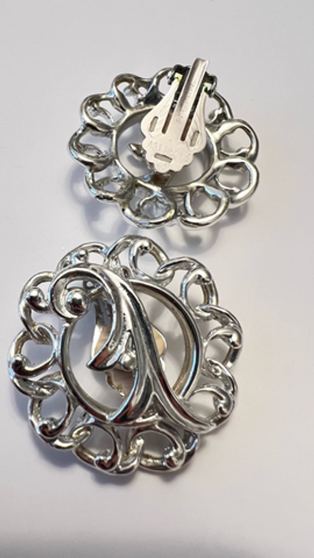 Крупные ажурные клипсы Sarah Coventry