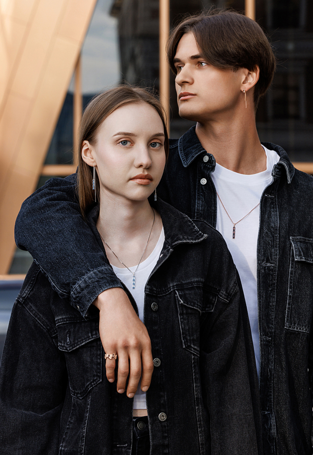 Подвес из серебра со вставками из выращенной шпинели