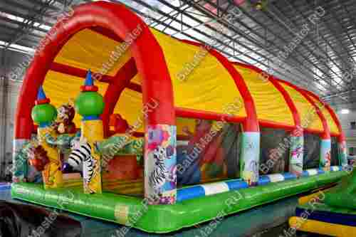 Надувной батут "Зверята с крышей 3" со скалодромом, 11*8*6 м