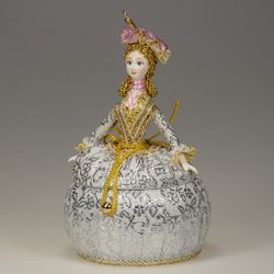 Кукла-шкатулка Барышня в парчовом платье