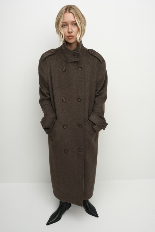 Пальто двубортное со стойкой