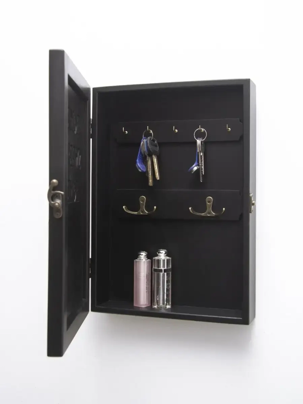 Ключница настенная в прихожую закрытая