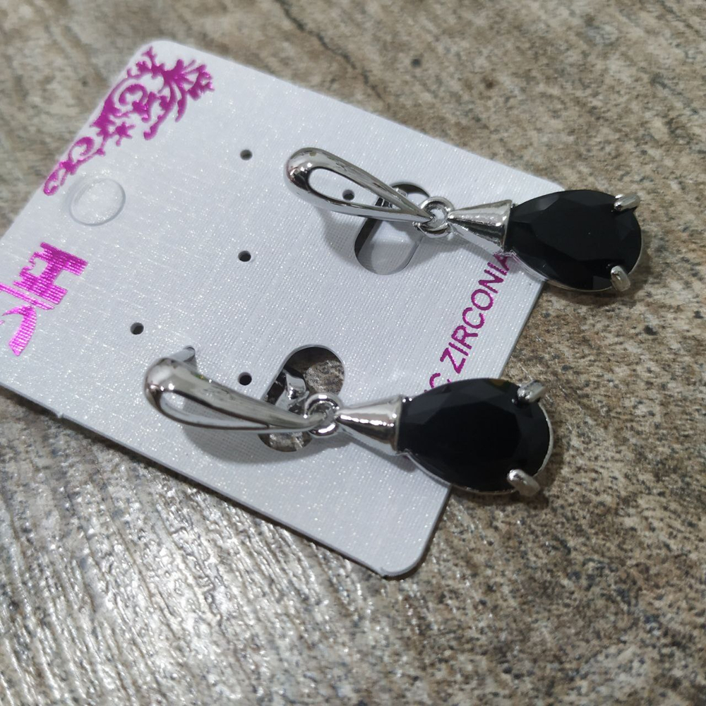 Серьги на англ.заст. Cubic Zirconia подвеска капля цвет черный металл серебристый