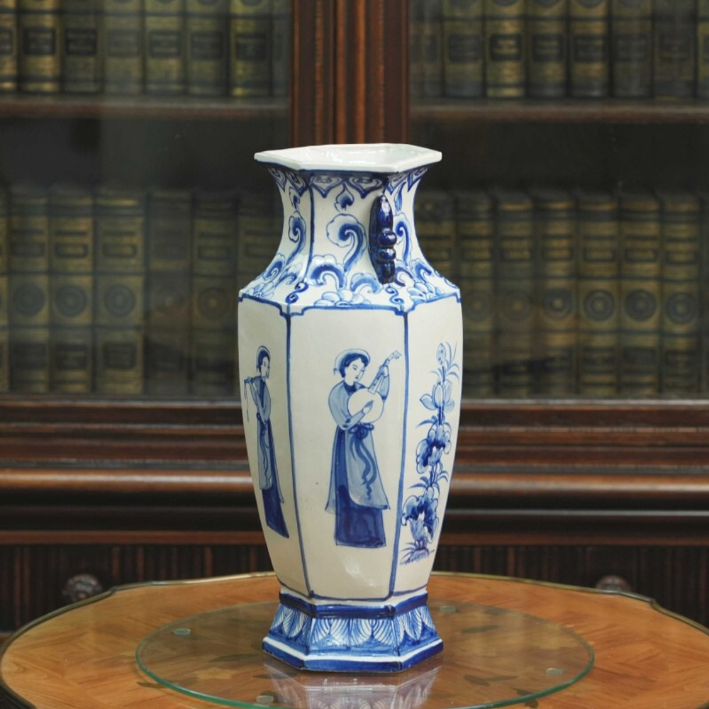 Китайская ваза с жанровыми сценами музыки и танца