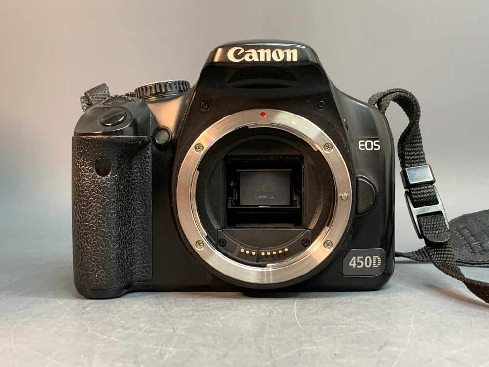 Canon 450D kit 18-55mm 3.5-5.6 IS 63.000 кадров