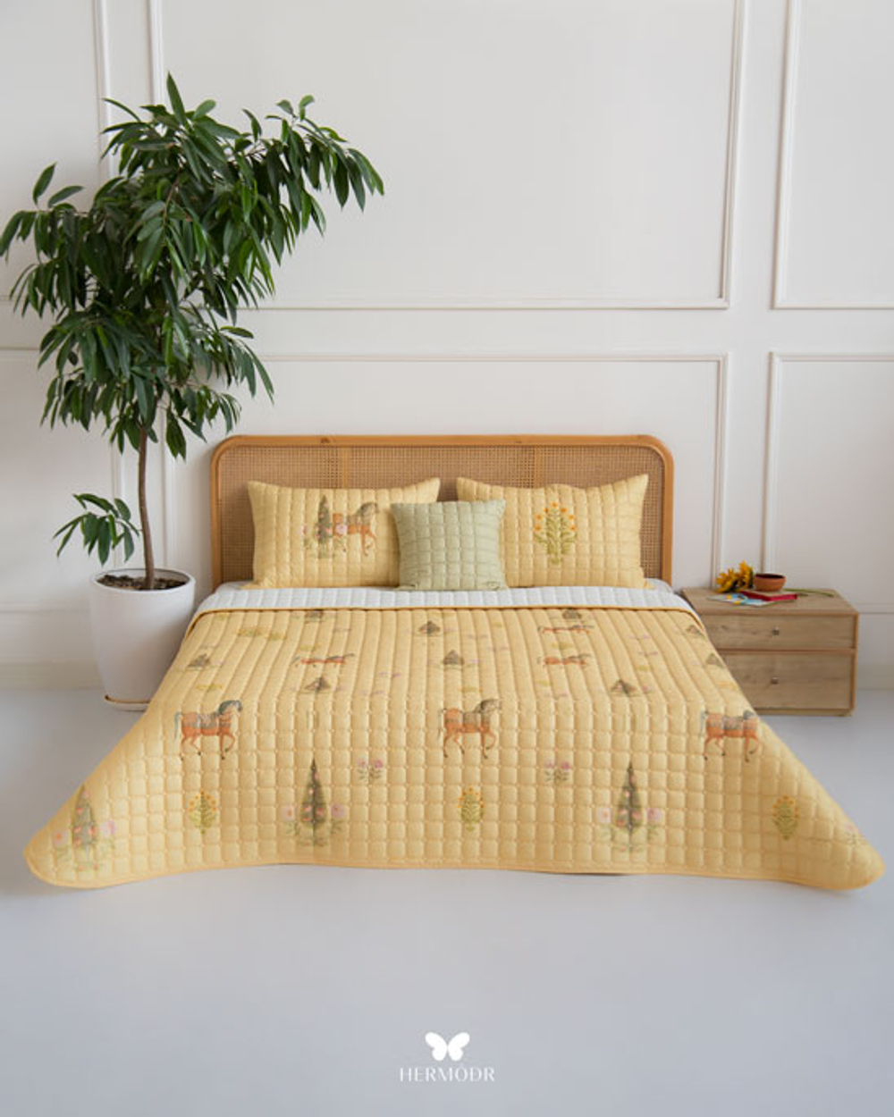 Комплект стеганного покрывала и 3 наволочек Soufiyan Tuscany Yellow Hermodr 130220310 Иран