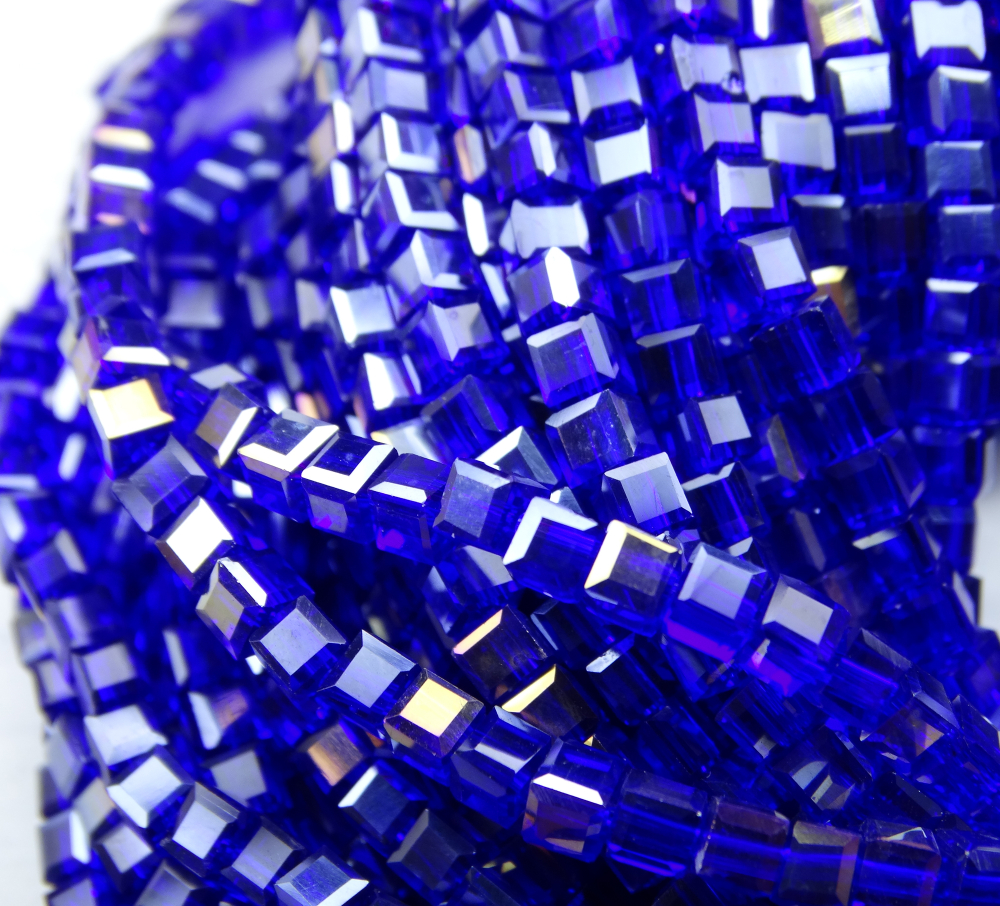 БВ019ДС3 Хрустальные бусины квадратные, цвет: синий AB прозрачный, размер 3 мм, кол-во: 63-65 шт.