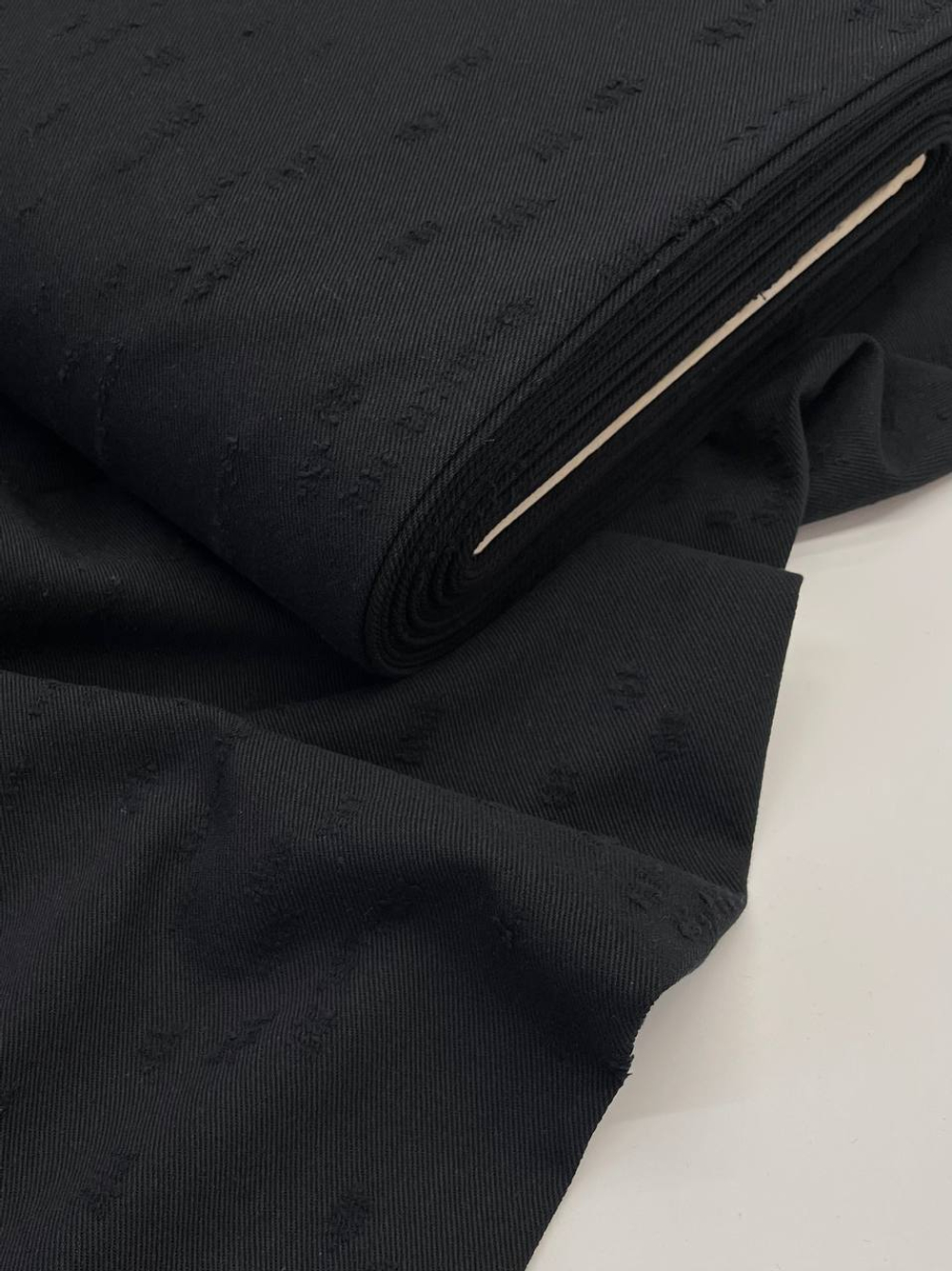 Джинса (деним) хлопковая Balenciaga черная фактурная