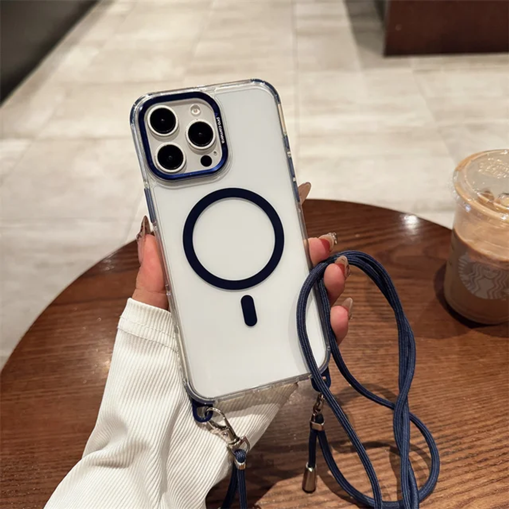 Clear Cover с MagSafe и ремешком для iPhone 15