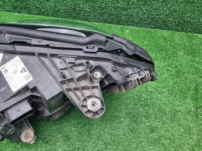 Фара правая Mercedes C w205 (2018-2023) LED