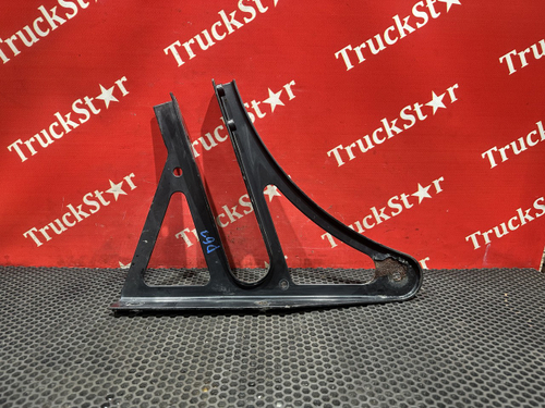 Кронштейн воздушного фильтра 2018г