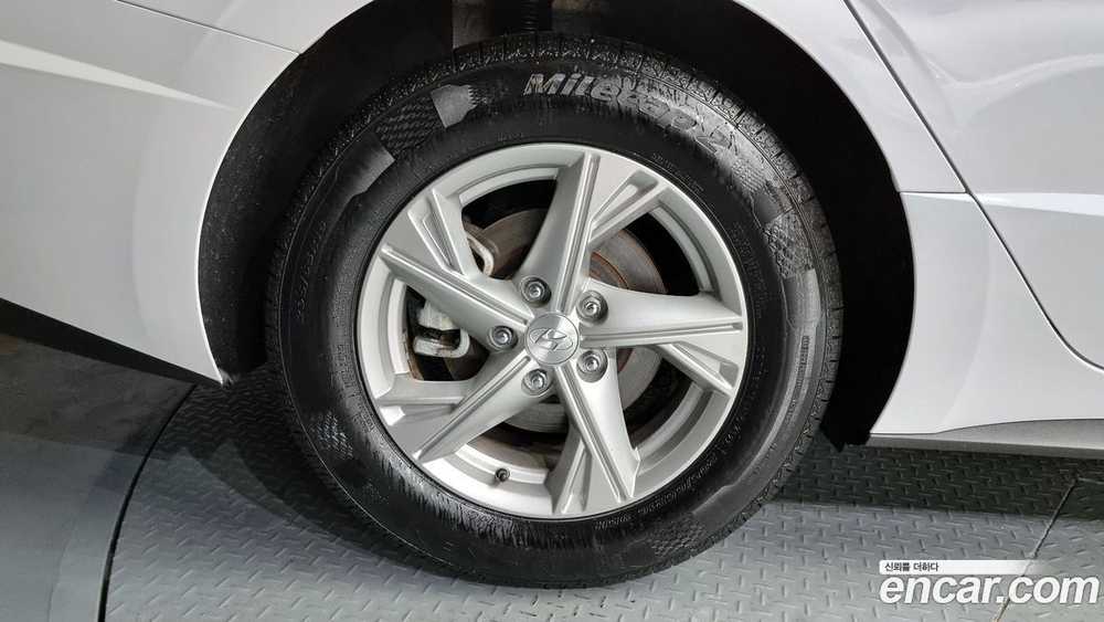 Hyundai Sonata (DN8) 2.0 (04.2020)