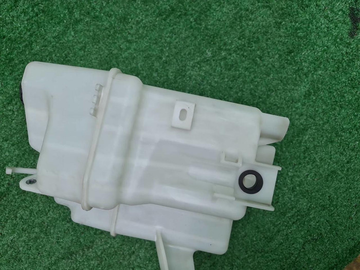 Бачок омывателя Toyota Camry xv70 (2017-н.в.)