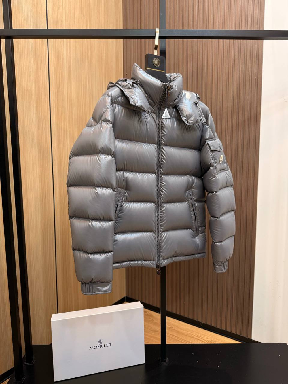 Пуховик Moncler