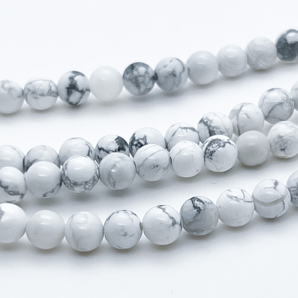 Магнезит бусины, диаметр 6,2-6,4 мм, цена за 28-29 шт (1/2 нити)