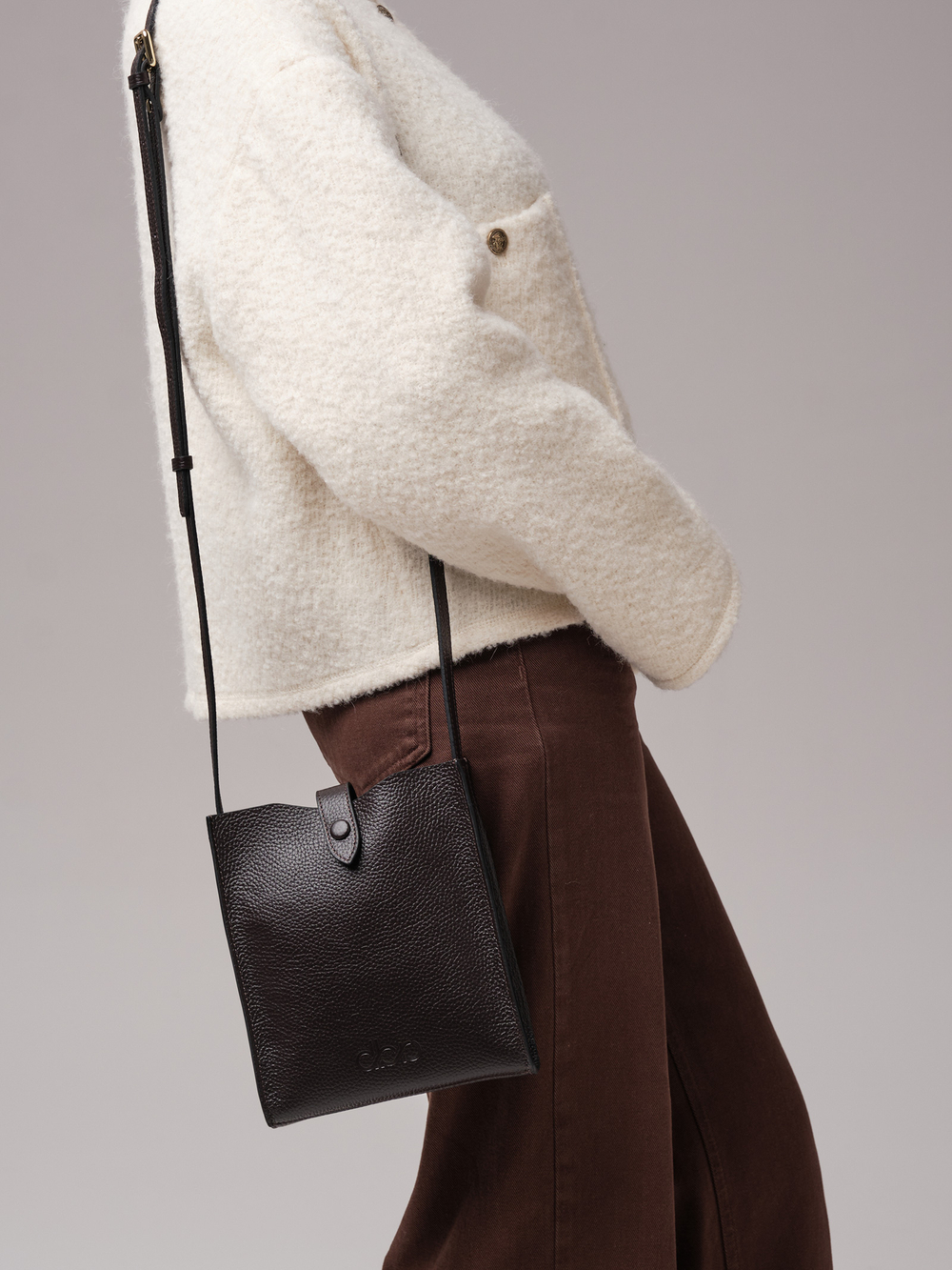 Женская кожаная сумка кросс-боди DBR 30919 темно-коричневый