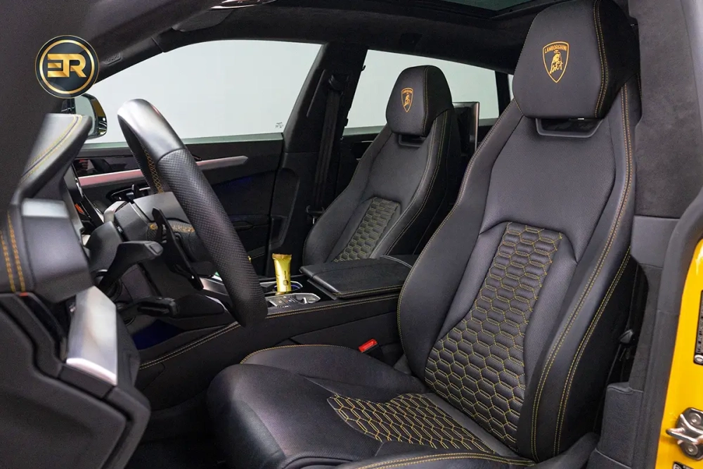 Lamborghini Urus Yellow