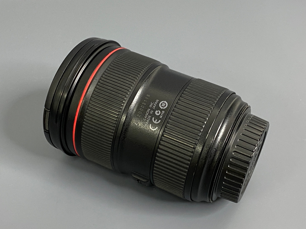 Canon 24-70mm 2.8L II USM С царапинами на линзе