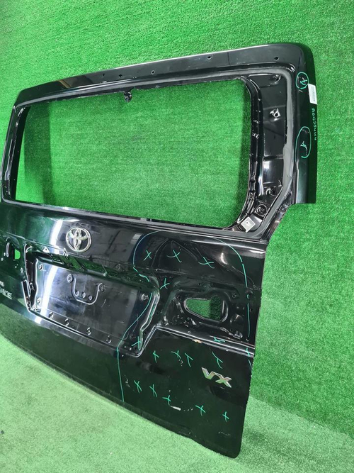 Крышка багажника Toyota Hiace Н300 (2019-н.в.)