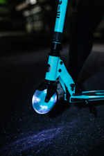 Самокат Micro Sprite Glow (светится в темноте) LED, белый