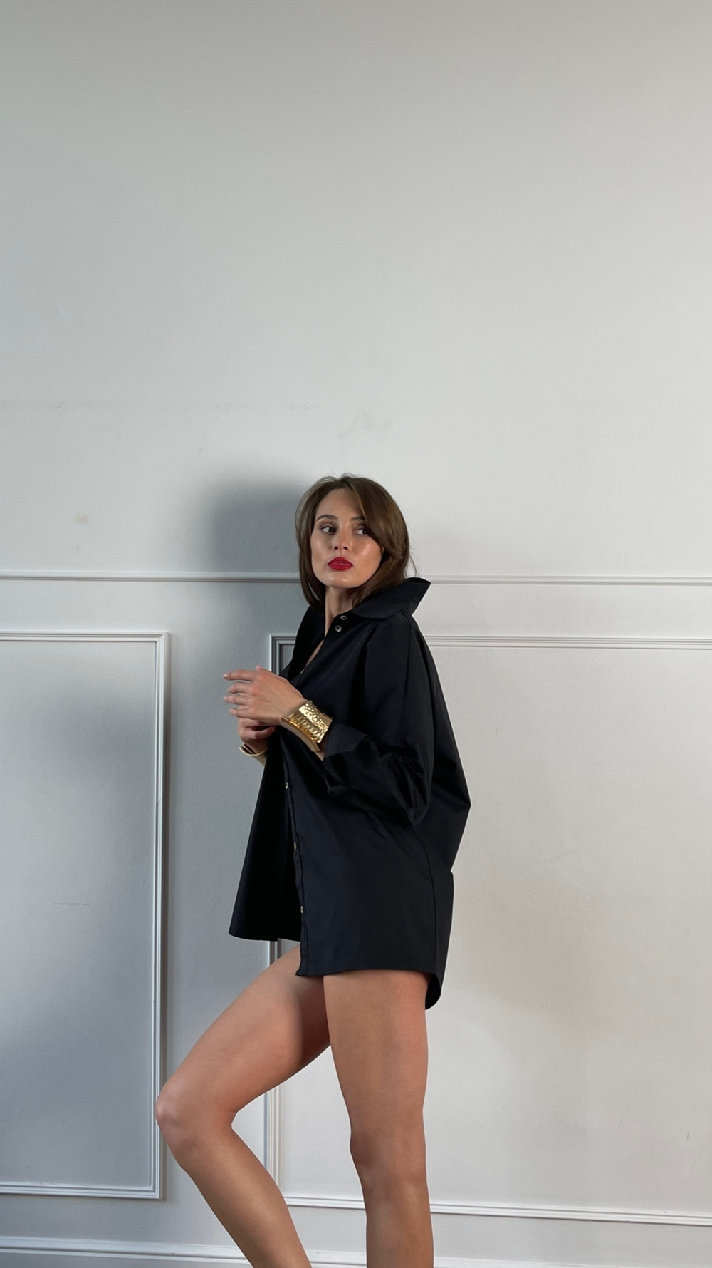 Рубашка мужа из хлопка в черном оттенке