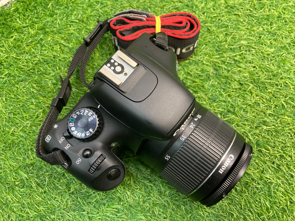 Canon 550D Kit 18-55mm 3.5-5.6 lll 8.800 кадров