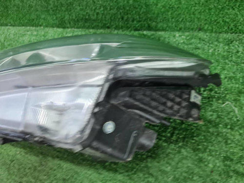 Битая Фара левая Suzuki Vitara 2 (2014-2019) галоген