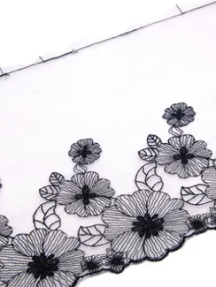 05-136 ОПТ Вышивка на неэл. сетке 21 см, кремовый/черный (правая)