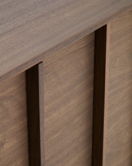 Комод Onix с отделкой из орехового шпона темного цвета, 150 x 80 см