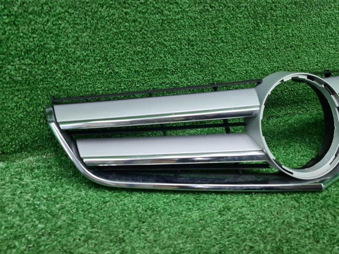 Решетка радиатора Mercedes E C207 (2009-2013)