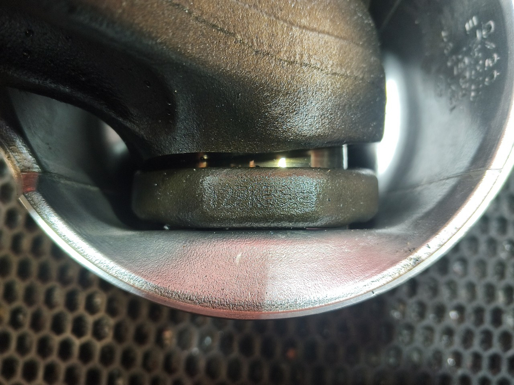 Поршень с шатуном