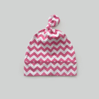 Легкая шапочка с узелком