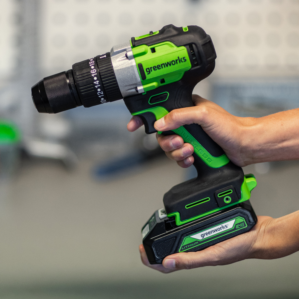 Аккумуляторная ударная дрель-шуруповерт Greenworks 3704107UA