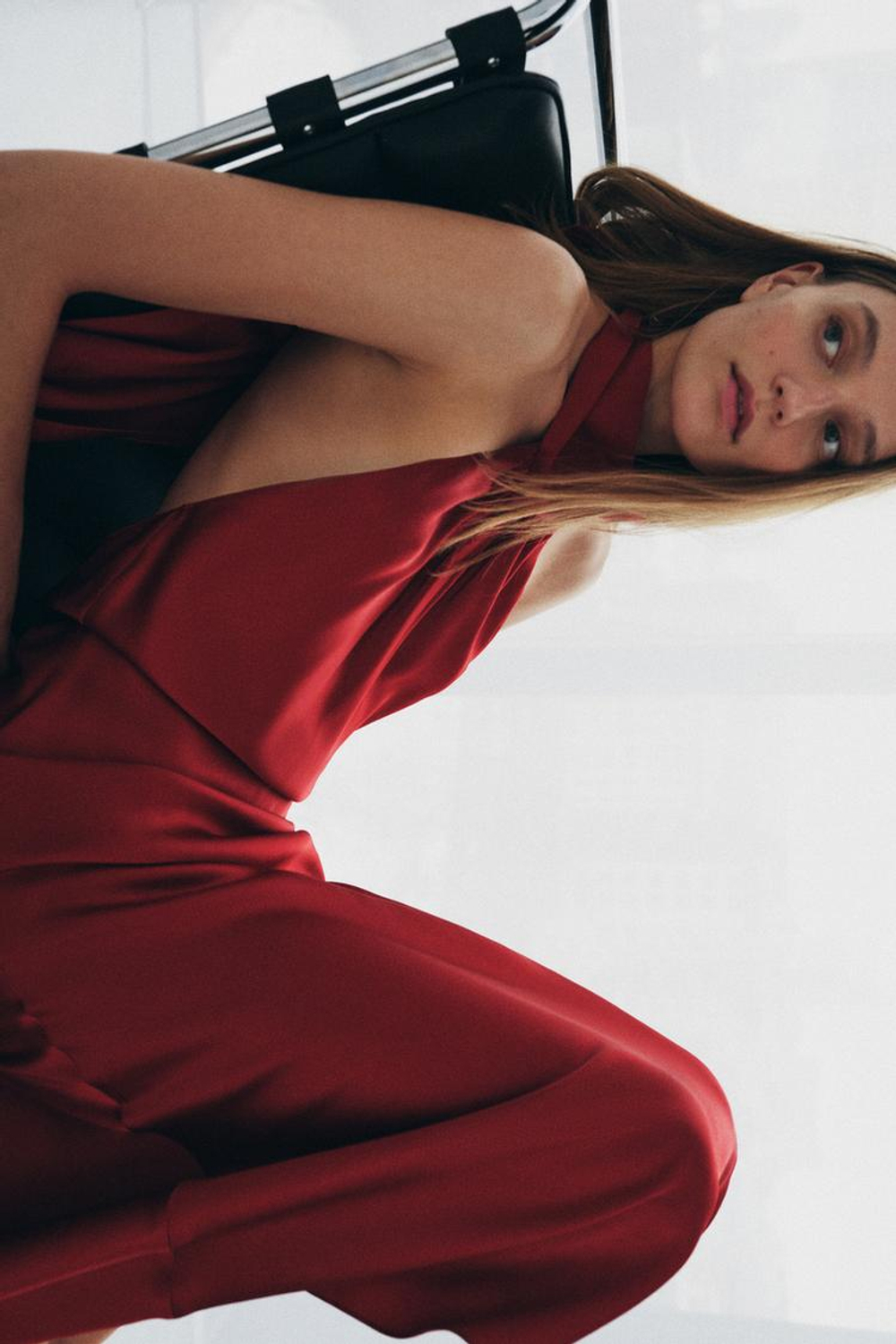 ZARA АТЛАСНОЕ ПЛАТЬЕ ХАЛТЕР — ZW COLLECTION, КРАСНЫЙ