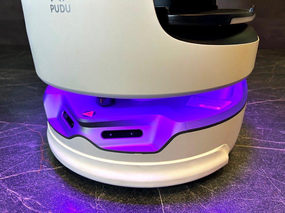 Робот официант PUDU «BellaBot»