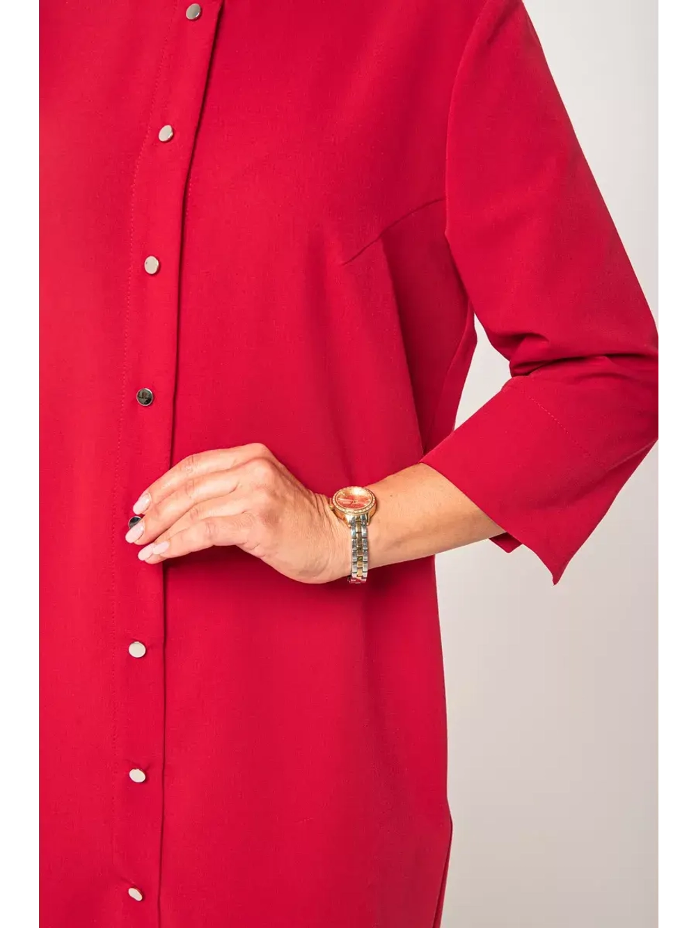 Платье-рубашка на кнопках миди с рукавом 3/4