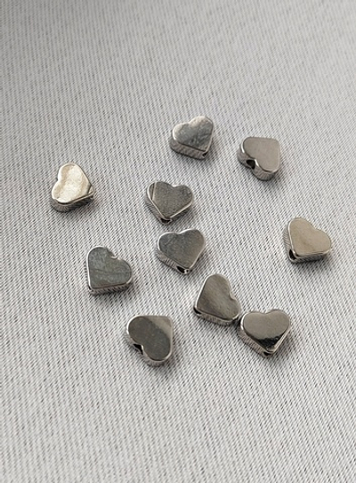 рв-150р Бусина-разделитель "Сердце" с вертикальным отверстием 8мм, родирование