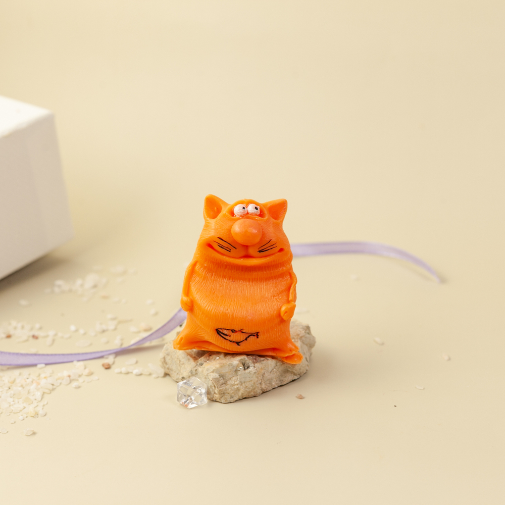 Кот с рыбкой