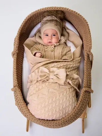 Конверт на выписку для новорожденных с мехом