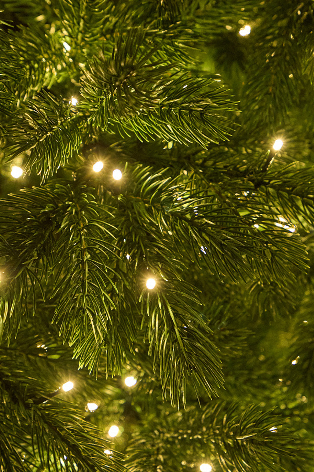 Ель искусственная с лампочками Императрица ELITE (лампочки - капля росы)