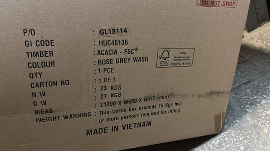 Диван деревянный двухместный с подушками Freeport