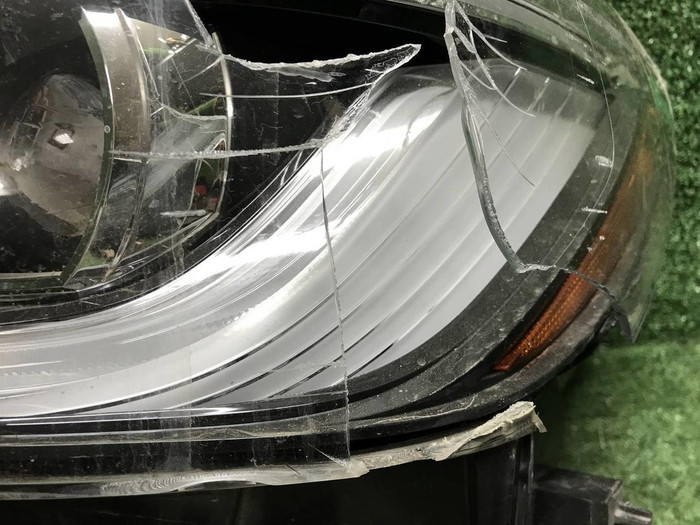 Битая Фара левая Infiniti QX80 (2017-2024) LED