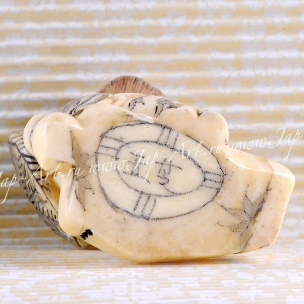 Нэцкэ Присевший отдохнуть путник