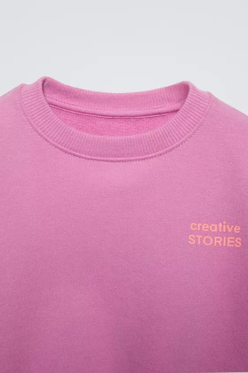 ZARA ОДНОТОННАЯ ТОЛСТОВКА С НАДПИСЬЮ, ТЕМНО-РОЗОВЫЙ