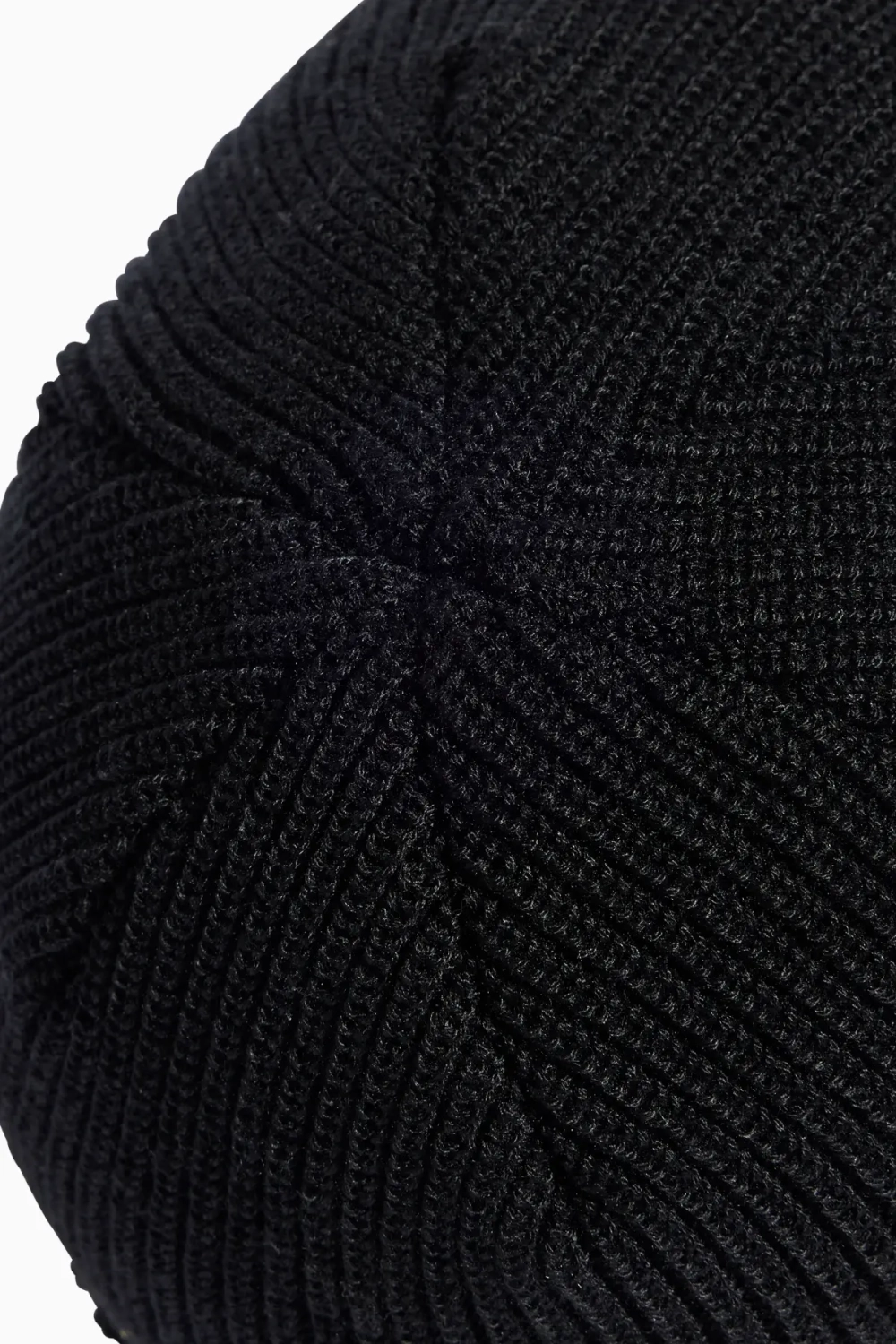 Шапка adidas Adicolor Short - черный